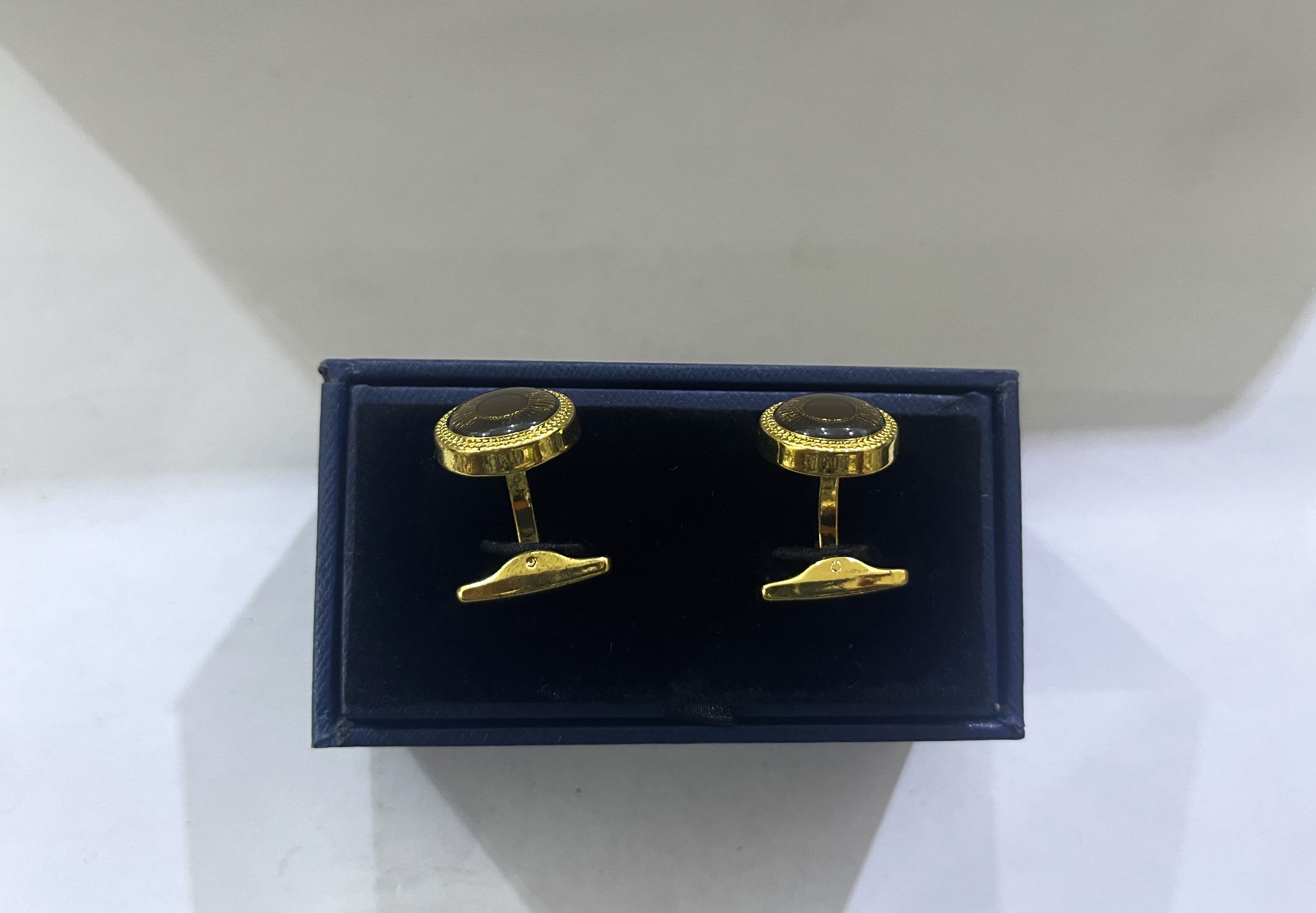 Cufflinks 2
